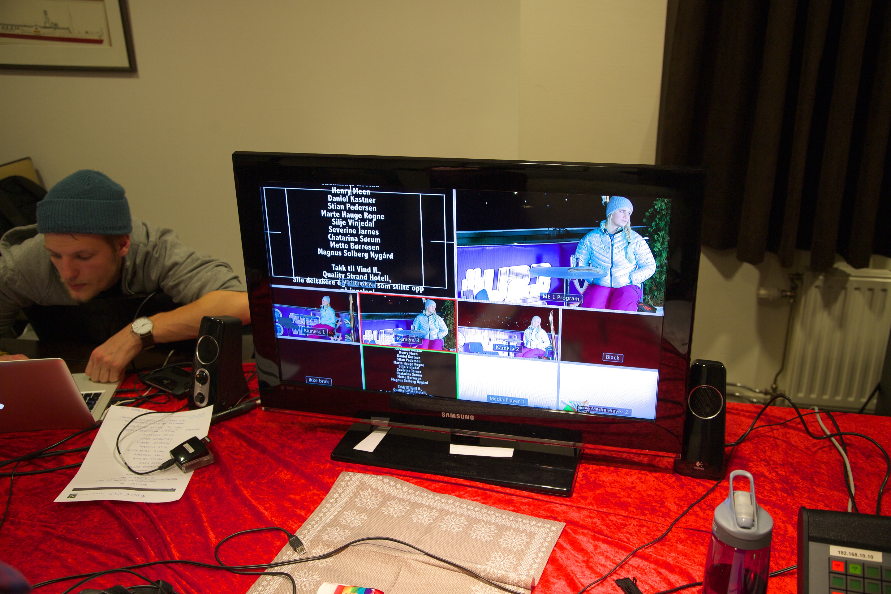 Mats Johannessen. ved siden av multiviewer - ATEM videoswitch.
