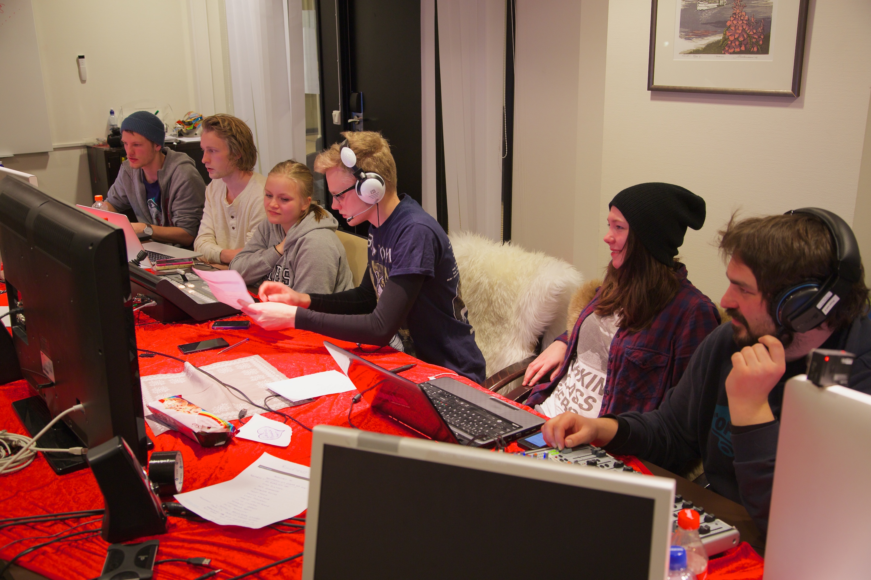 Siste produksjon er igang. Mats Johannessen, Henry Meen, Silje Vindedal, Alexander Rostad, Catharina Sørum, Daniel Kastner.