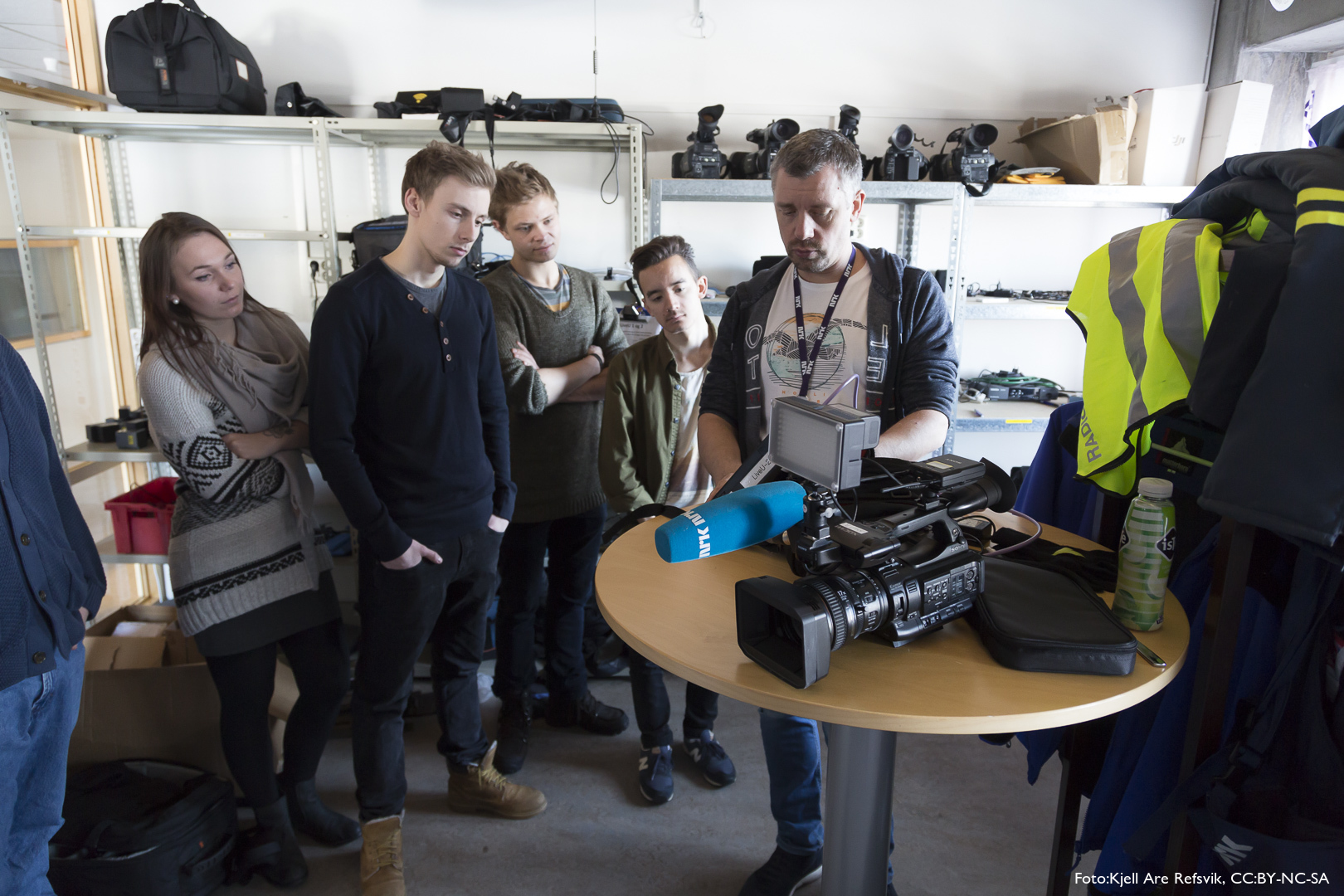 NRK bruker kamera i flere størrelseskategorier og her det mellomste kameraet fra Sony.